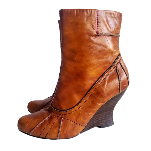 KENZIE Leather Ankle Wedge Boots Size 7.5 Unique